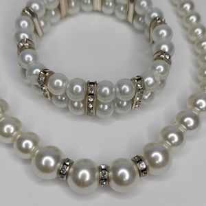 Pearl Necklace and Bracelet Fashion Jewelry
